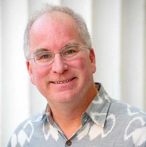 Headshot of Brewster Kahle 